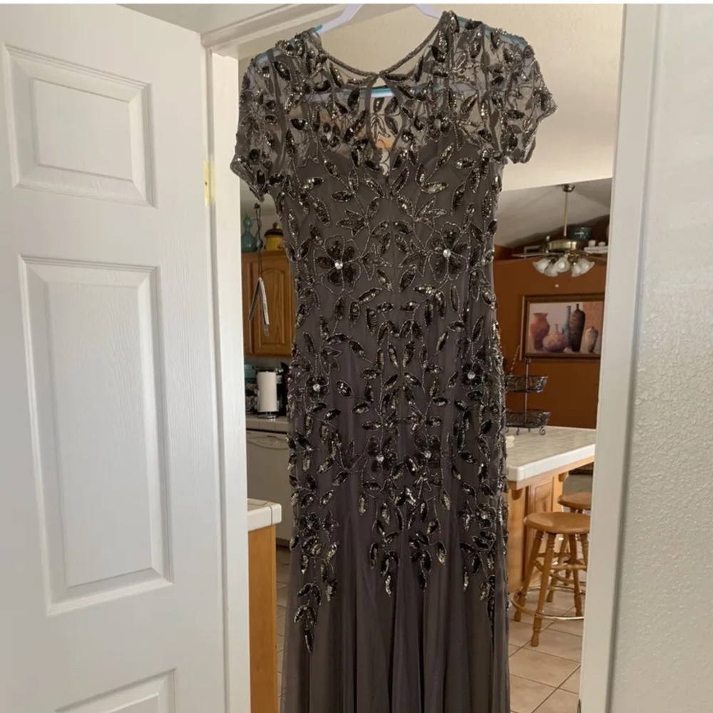 ADRIANNA PAPELL women's Formal Dress New With Tag